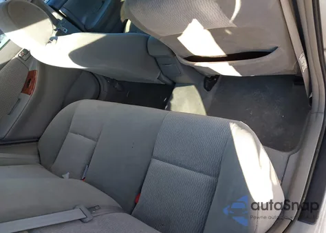 2005 Toyota Corolla Le z USA, uszkodzony, nr VIN 2T1BR32E95C558337